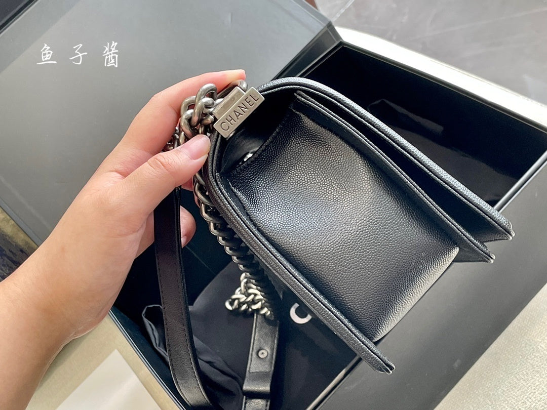 CEM11 New Arrive Hot Sale Black and Gold Color Fashion Bag It Come with Box