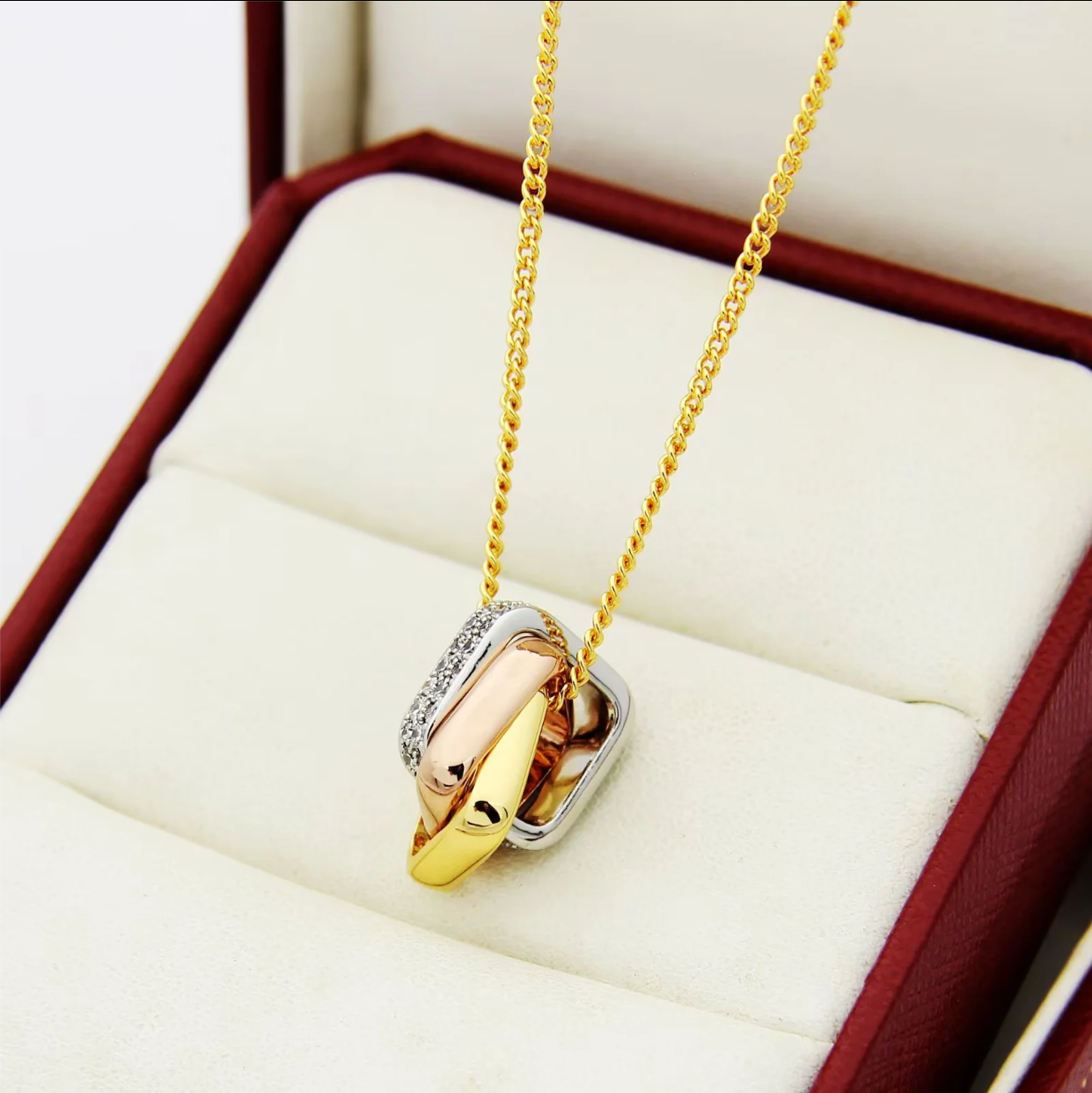 CREM211 New Arrive Fashion Square Three-ring, Three-color Necklace with Diamonds Necklce for Woman Brass Material Jewelry To Choose Gift