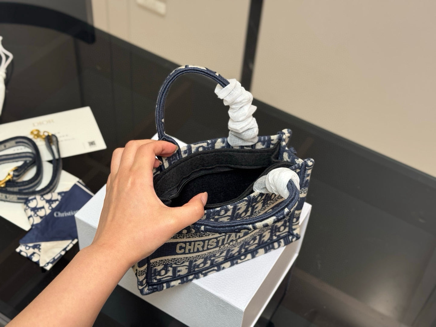 DEM300 New arrive fashion black color bag for woman beautiful gift to choose gift 21cm