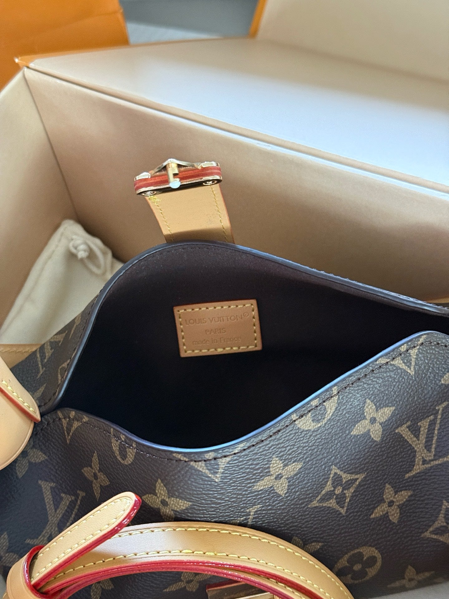 LEM315 New Arrive Hot Sale design Fashion Bag It Come with Box 21.5*12cm