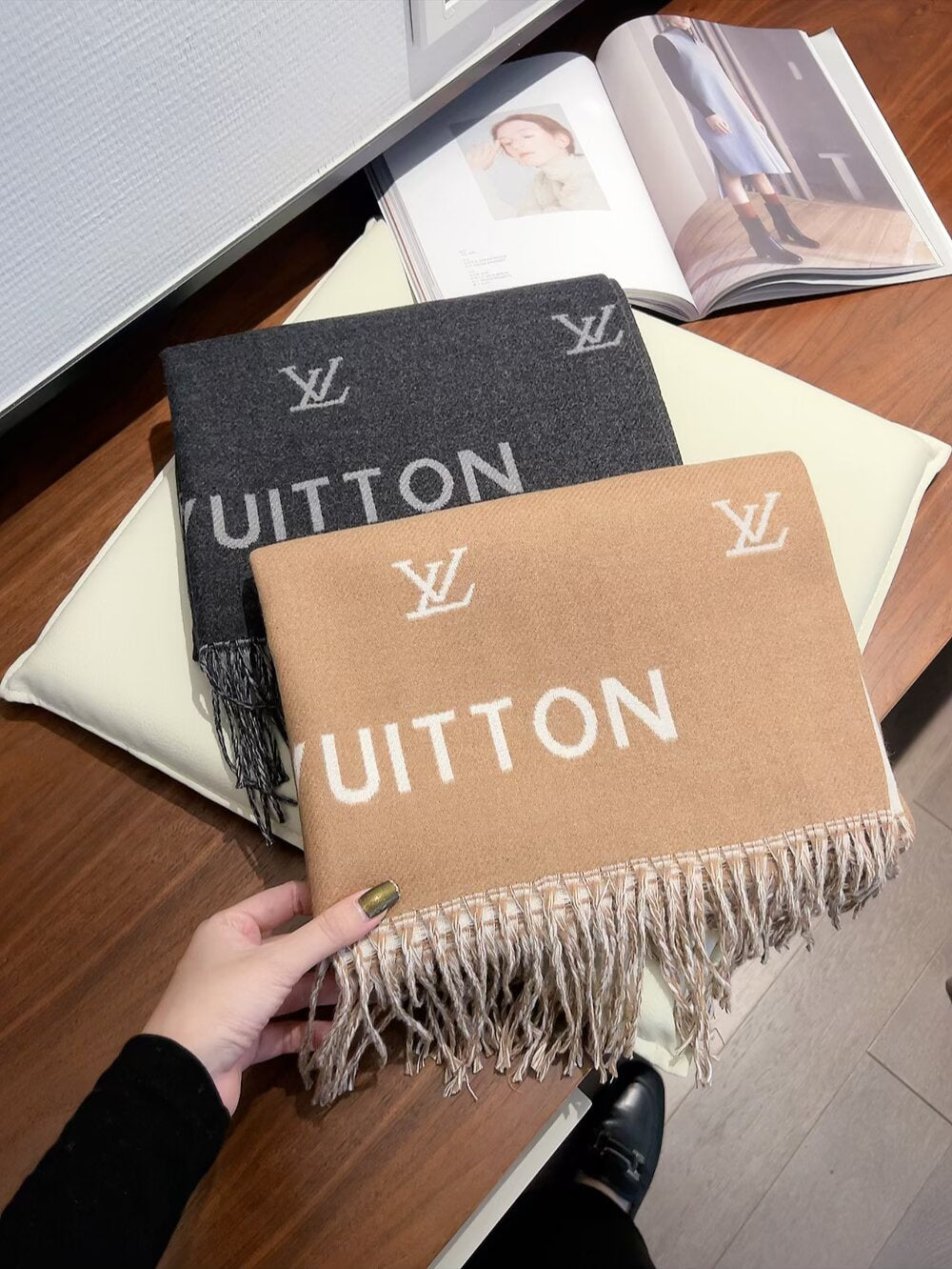 LEM293 New top Women Man Designer Scarf fashion brand 100% Cashmere Scarves For Winter Womens and mens Long Wraps Size 180✖️60cm