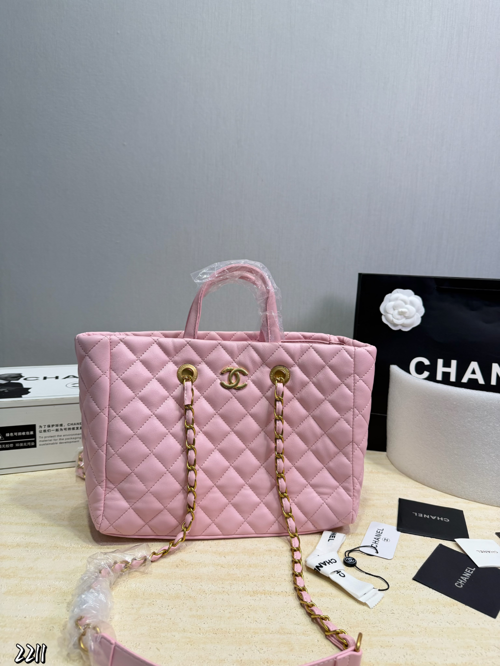 CEM291 New arrive fashion black white red pink brown bag for woman hands bag beautiful gift to choose gift 31*23cm