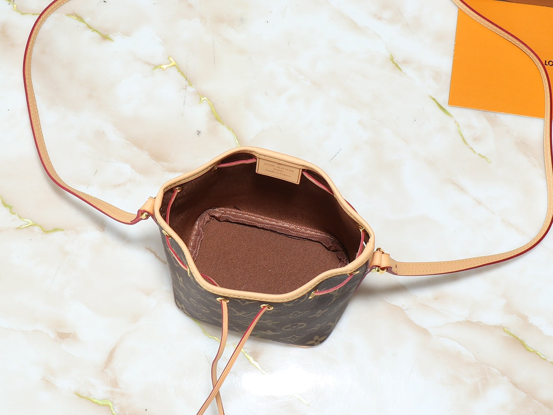 LEM247 13 x 16 x 10 cm Designer Bag Shoulder Bag Crossbody Bag Luxury Bag Purse Designer Temperament Fashion Clash Color Fashion Bag