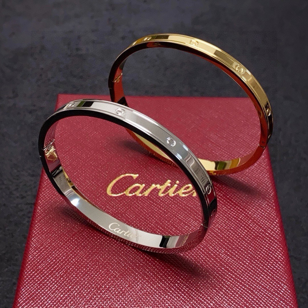 CREM228 New Fashion Silver and Gold Color Bracelet Metal Letter Wristband Bracelet Couple Accessories for Woman