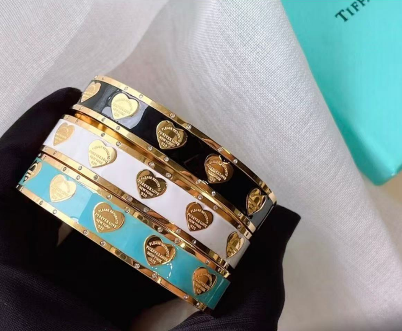 TEM35 New Arrive Fashion Hot Sale Love Braclet Black and Green Color for Woman Jewelry To Choose Gift