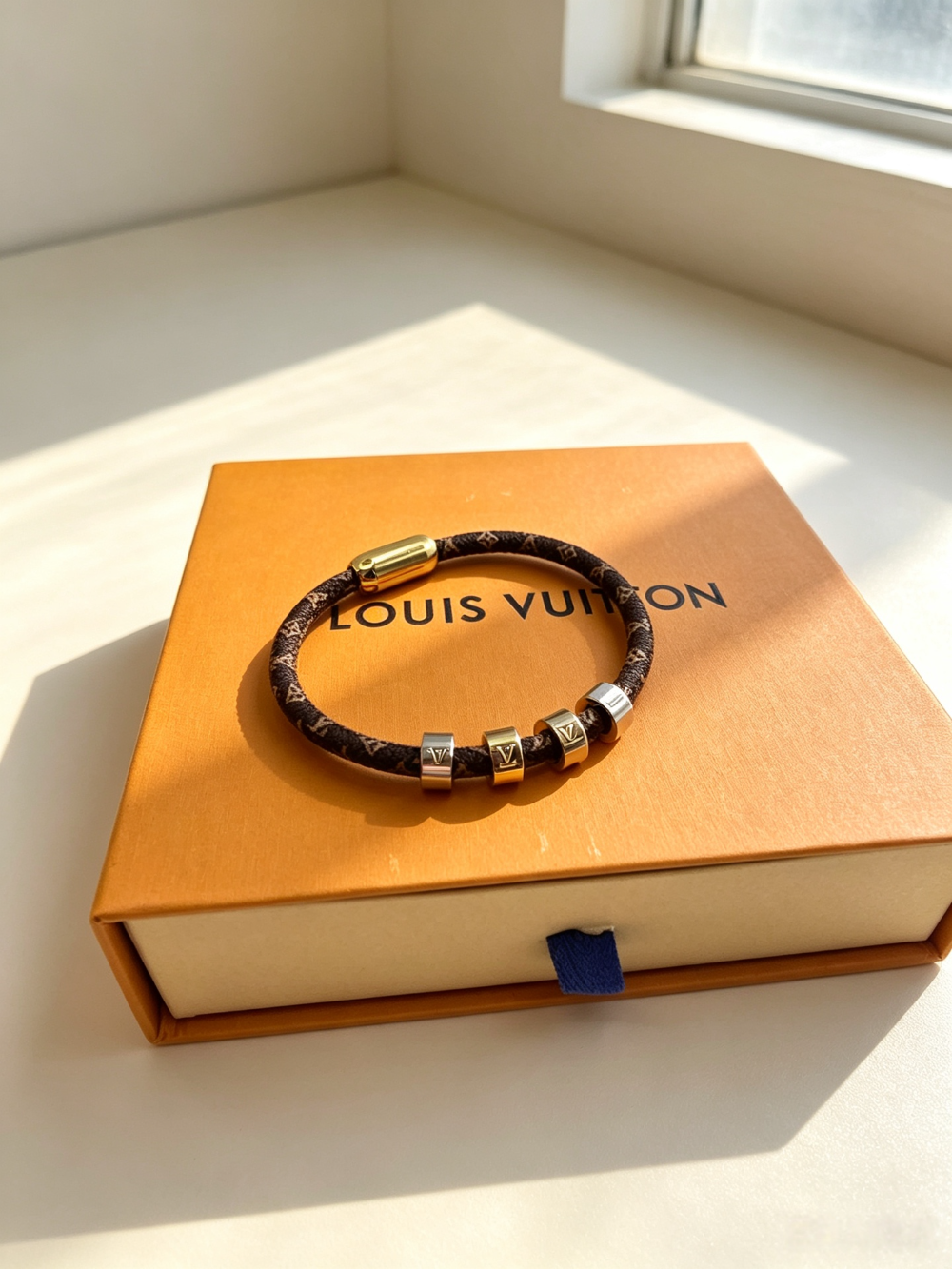 LEM539 New arrive Fashion European American belt titanium steel bracelet couple accessories for woman