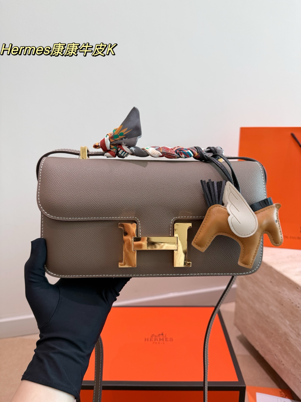 HEM109 New arrive fashion Black white brown blue green pink red khaki gray bag for woman hands bag beautiful gift to choose gift 27cm