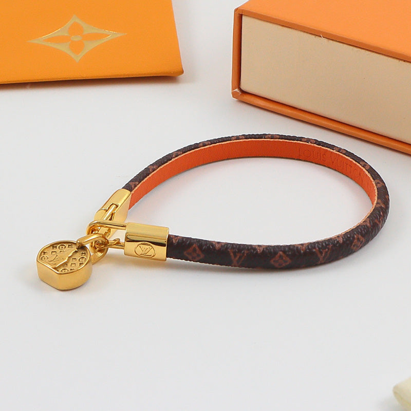 LEM307 New arrive Fashion pendant bracelet wrapped in round cakes titanium steel bracelet couple accessories for woman