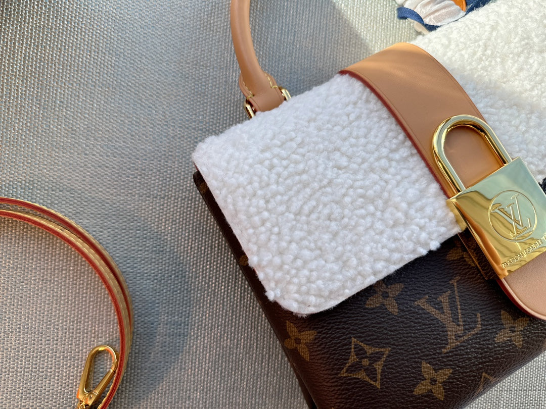 LEM89 New arrive fashion bag for woman beautiful gift to choose gift size to choose with box