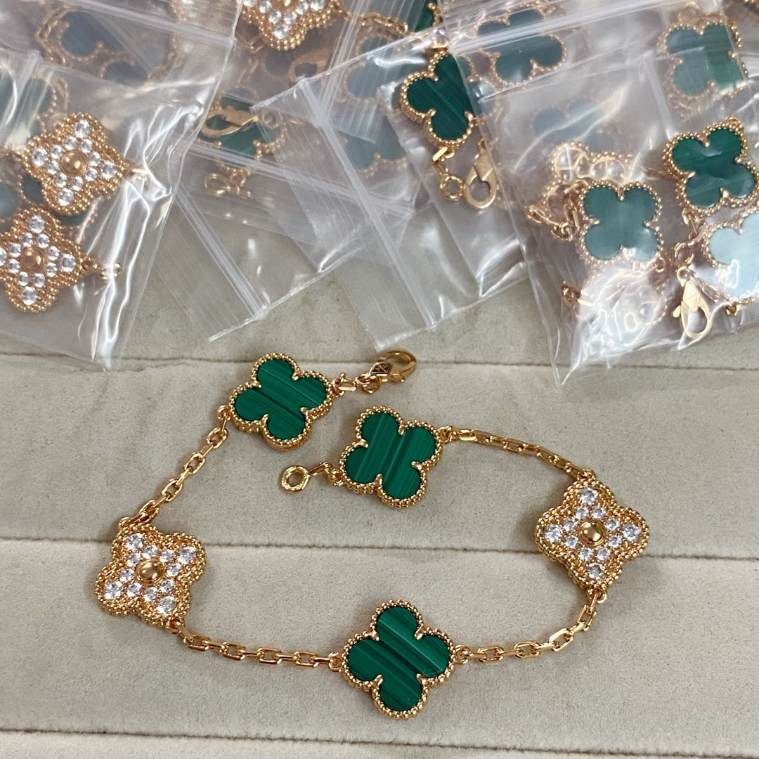 FY39 New Fashion Titanium steel colours black and white /red /green bracelets for Women Charm bangle Couples gift