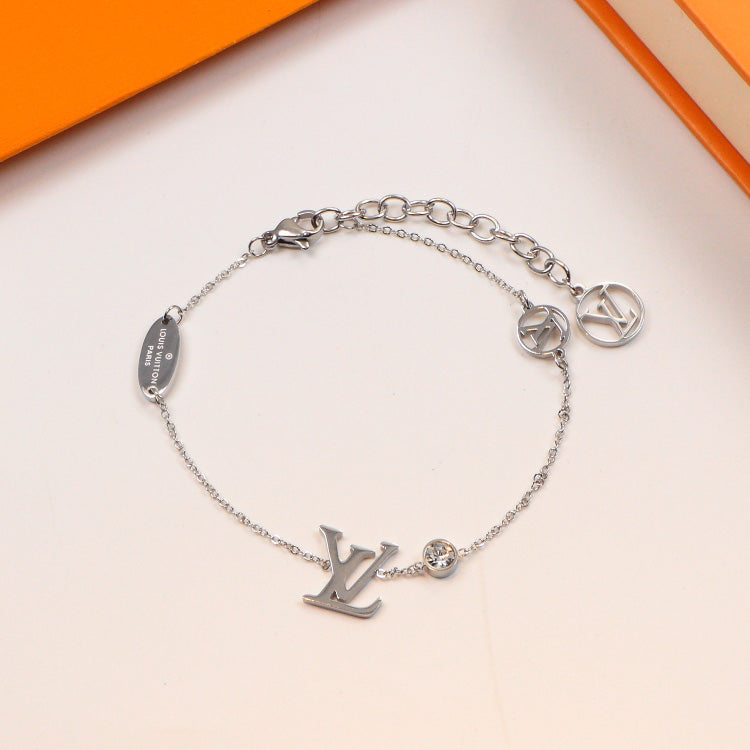 VT909 Hot sale new arrive fashion bracelet&bangle for woman jewelry gift to choose with dust bag about perimeter