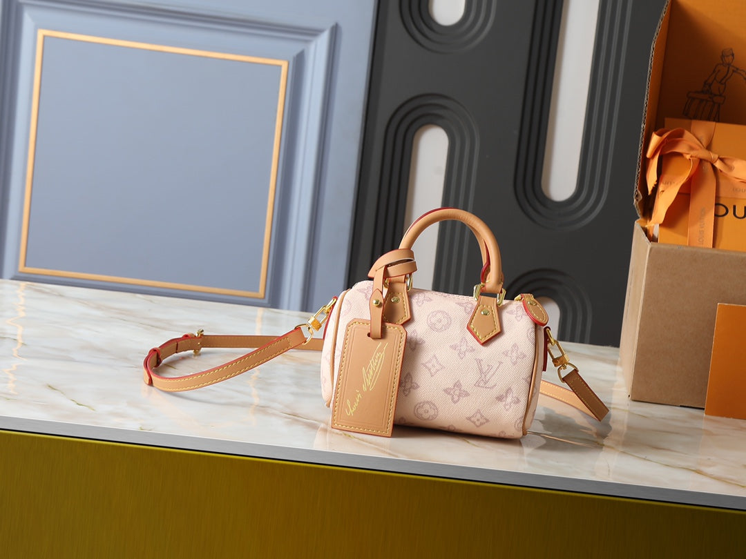 LEM45 New arrive fashion bag for woman beautiful gift to choose gift 16x10x7.5cm