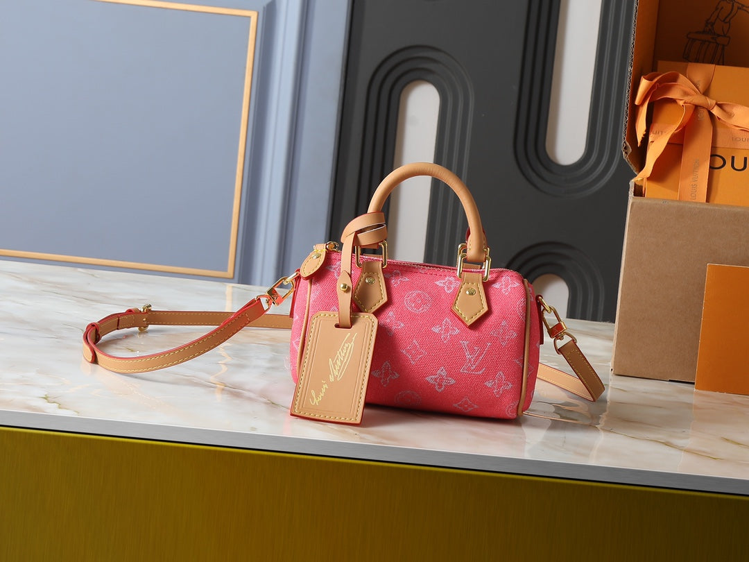 LEM45 New arrive fashion bag for woman beautiful gift to choose gift 16x10x7.5cm