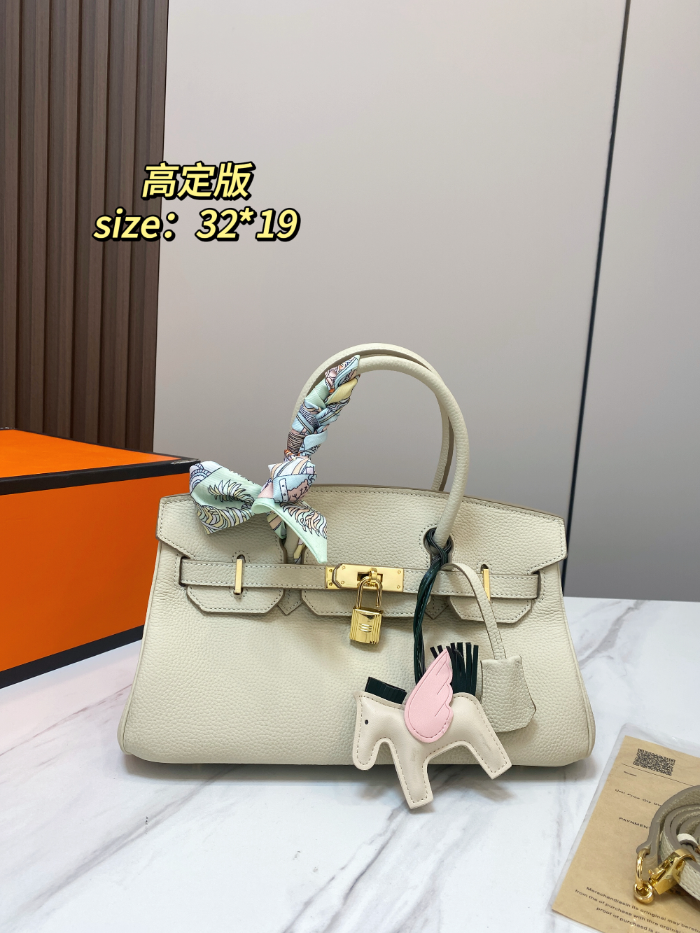 HEM120 New arrive fashion black white pink Ivory red brown Tan bag for woman hands bag beautiful gift to choose gift 32*19cm