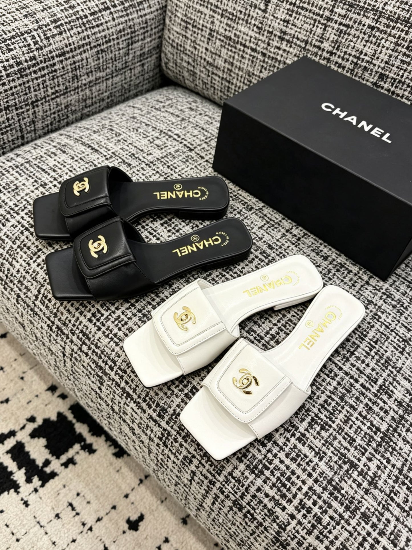 CEM260 New arrive fashion black and white color shose for woman beautiful Slippers gift to choose