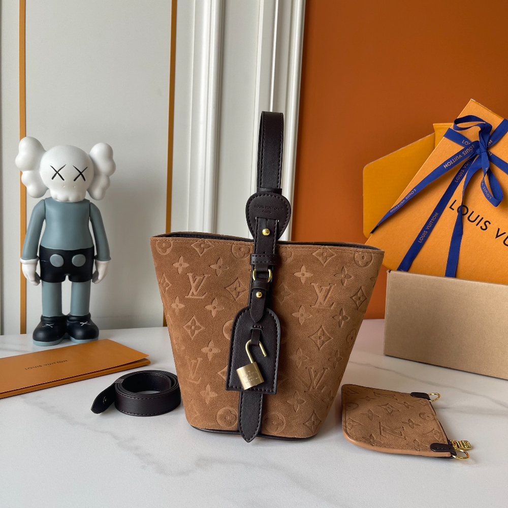 LEM629 New arrive fashion caramel bag for woman hands bag beautiful gift to choose gift  16 x 18 x 12 cm
