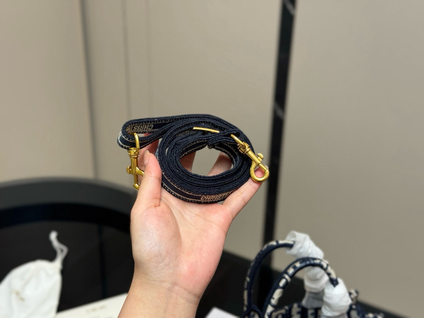 DEM300 New arrive fashion black color bag for woman beautiful gift to choose gift 21cm