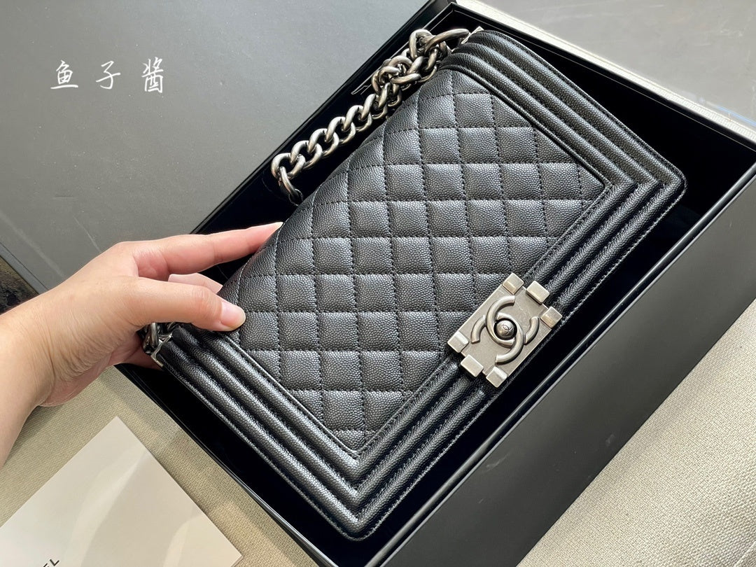 CEM11 New Arrive Hot Sale Black and Gold Color  Fashion Bag It Come with Box