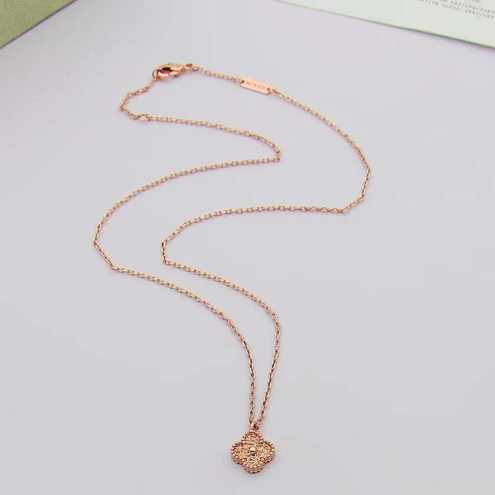 VAEM26 Designer lady pendant necklace - fashionable jewelry - personalized gift for women