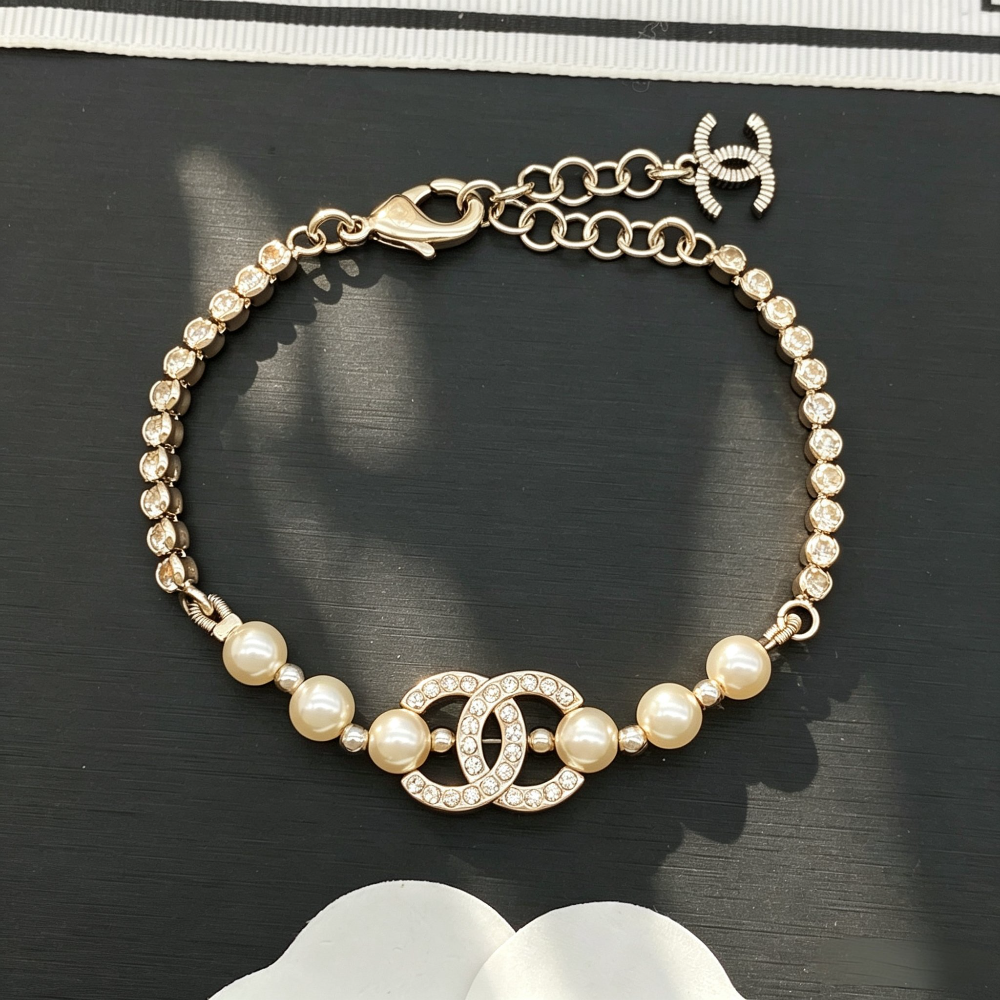 CEM493 New Arrive Fashion Hot Sale with Big Diamond Pearl Hand braceletfor Woman Jewelry To Choose Gift