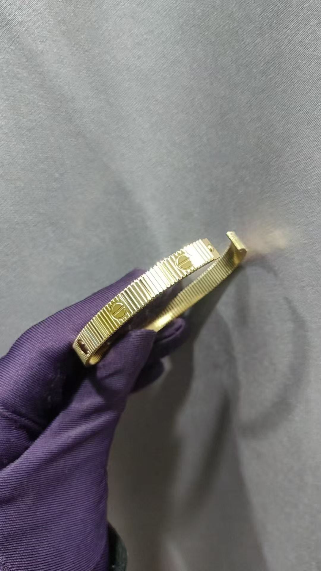 CREM205 New Arrive Fashion  Hot Sale Love Braclet for Woman Jewelry To Choose Gift