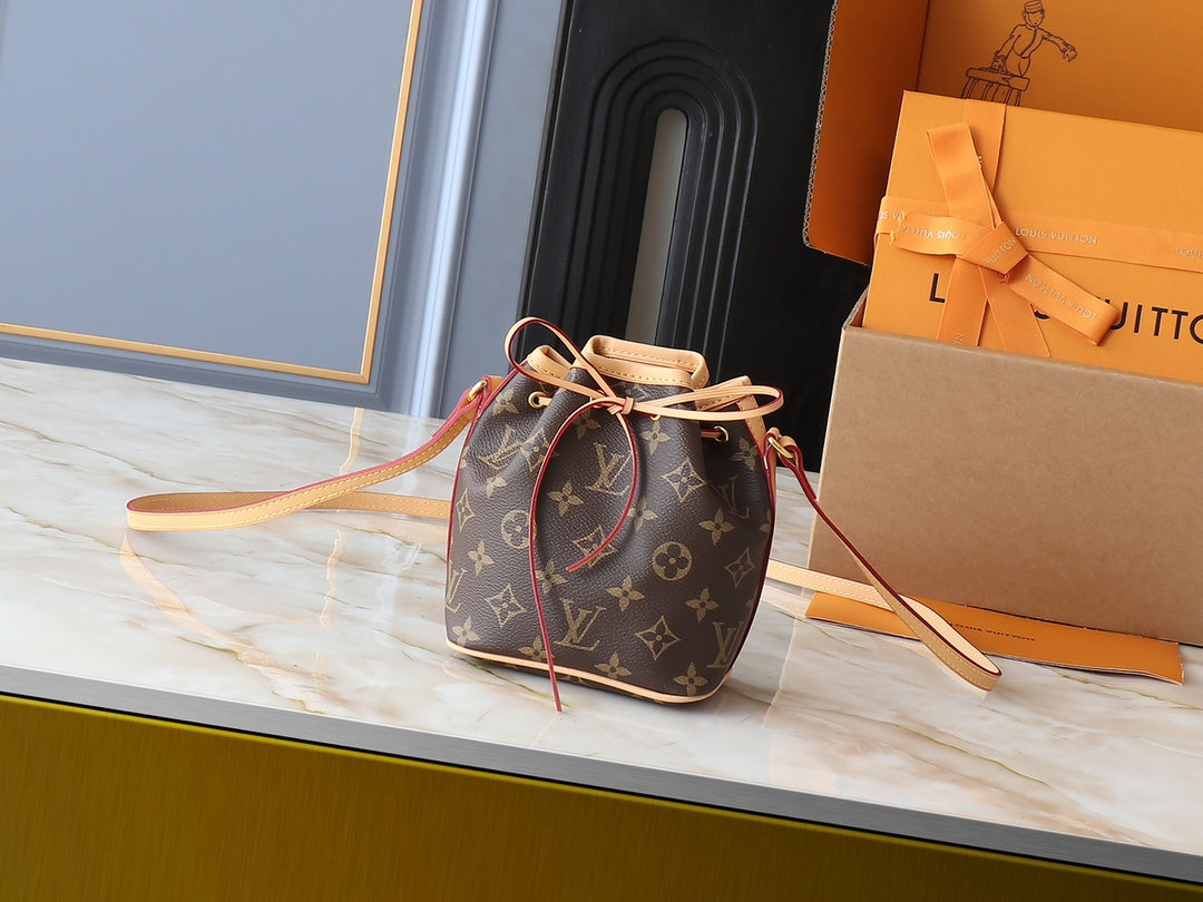 LEM247 13 x 16 x 10 cm Designer Bag Shoulder Bag Crossbody Bag Luxury Bag Purse Designer Temperament Fashion Clash Color Fashion Bag