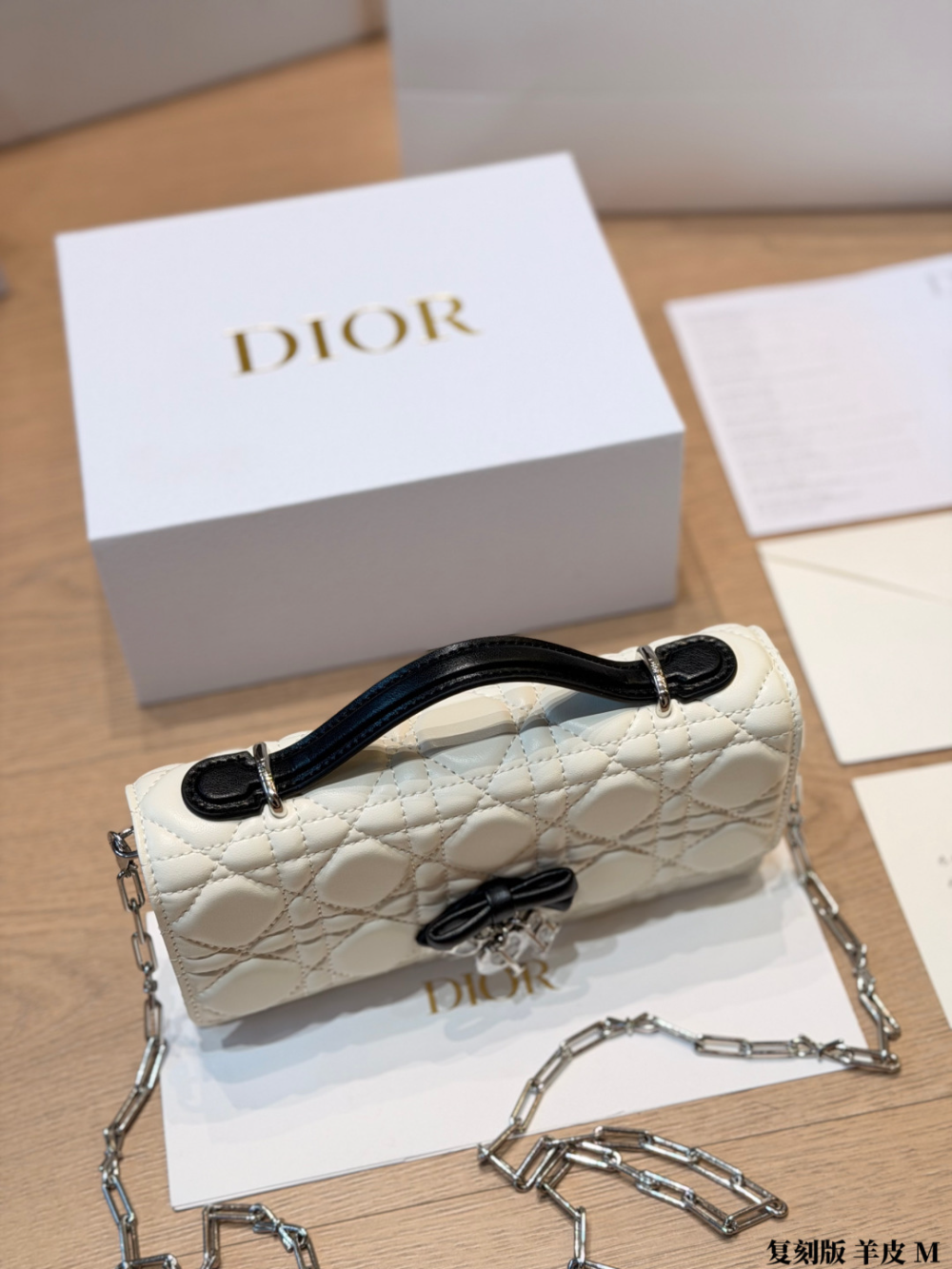 DEM315 New arrive fashion white black brown blue pink red yellow bag for woman hands bag beautiful gift to choose gift 22 *12cm