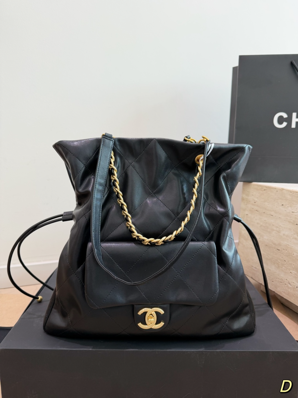 CEM489 New arrive fashion black  white red khaki bag for woman hands bag beautiful gift to choose gift 33*32cm