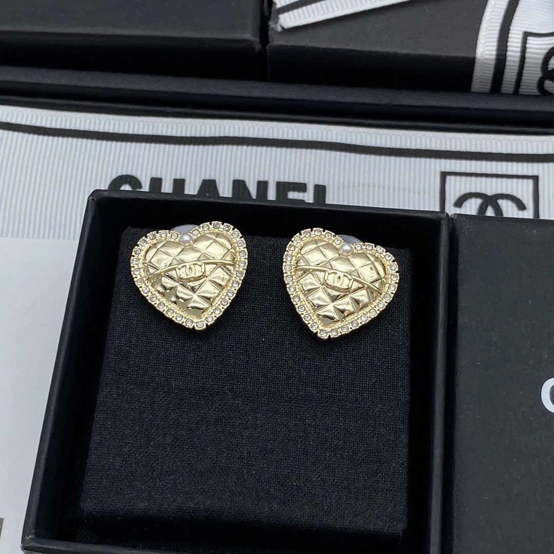 CEM215 New Arrive Fashion  Hot Sale  with Diamond Heart Earring  for Woman Jewelry 2 Color To Choose Gift