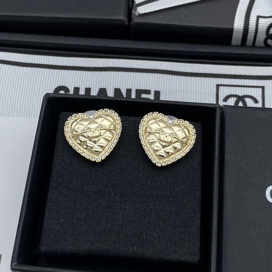 CEM215 New Arrive Fashion  Hot Sale  with Diamond Heart Earring  for Woman Jewelry 2 Color To Choose Gift