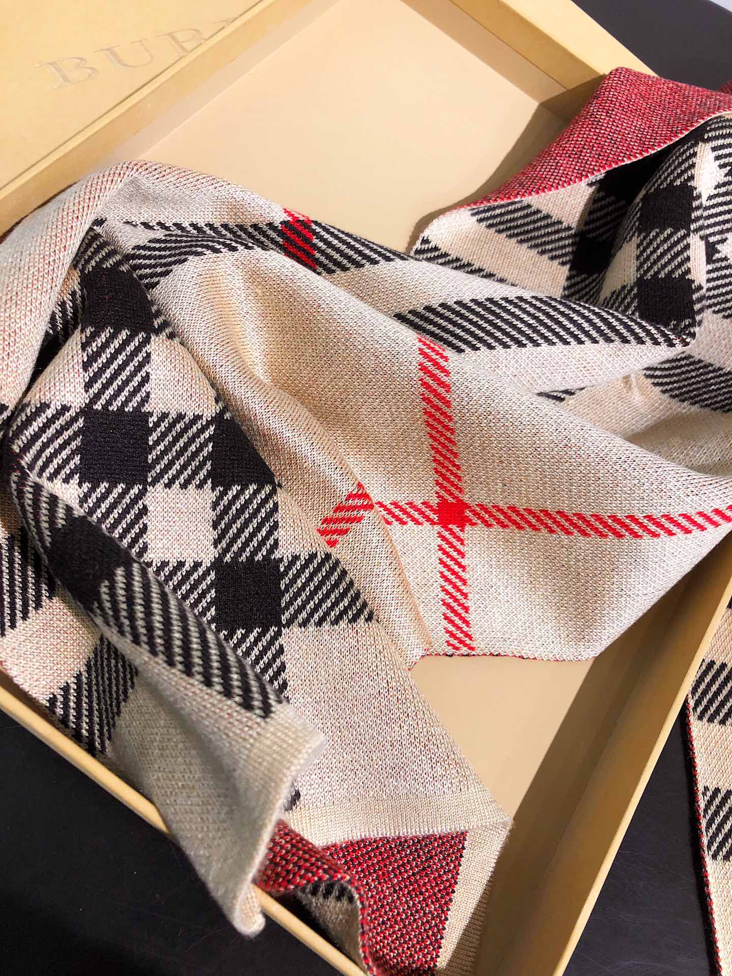 BEM33 Fashion Women's men Cashmere Designer Scarf Soft Touch Warm Packaging Autumn and Winter Long Shawl Brown and White Full Letter Scarf180*30cm