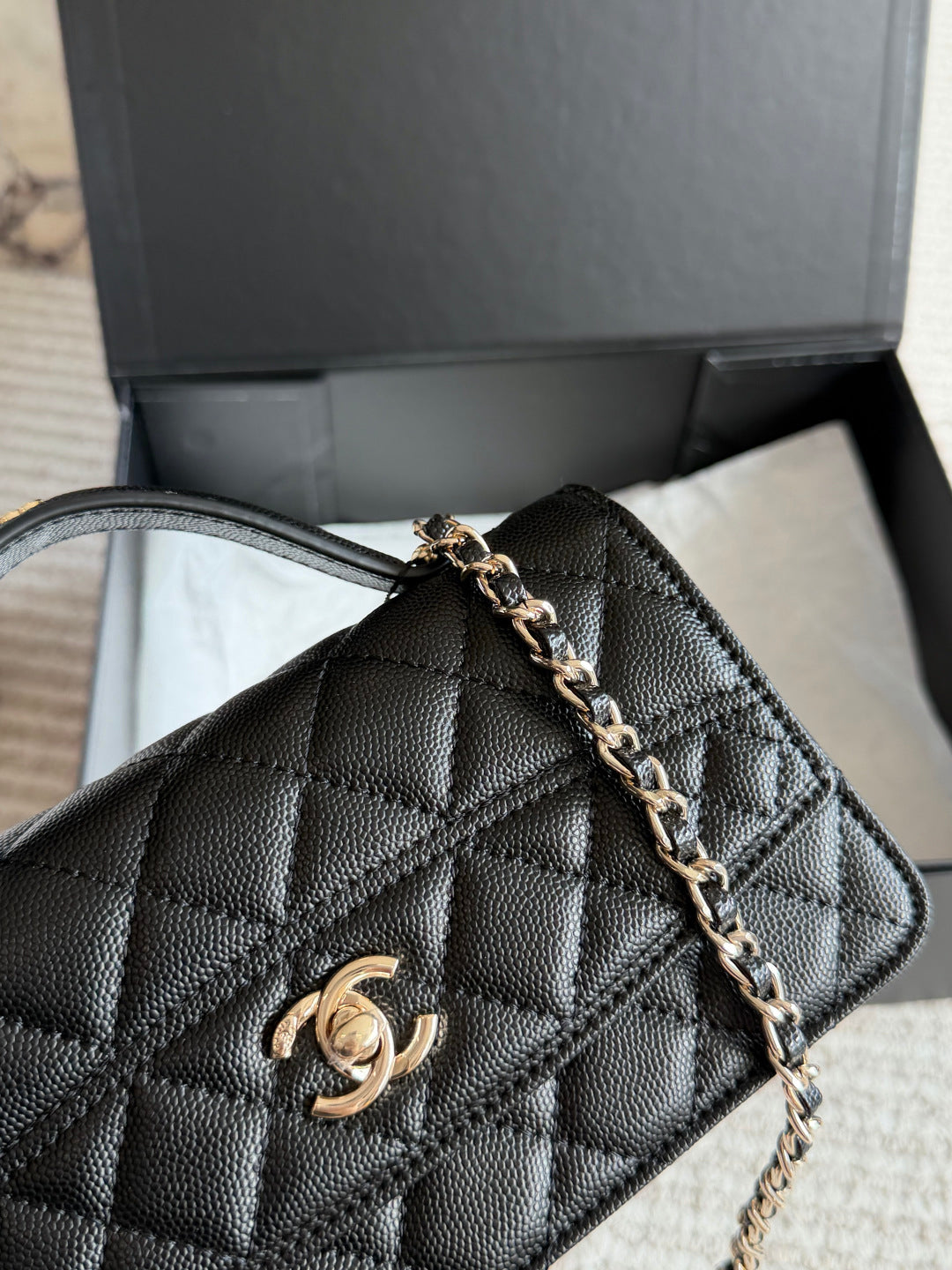 CEM282 New arrive fashion  black bag for woman hands bag beautiful gift to choose gift 19 x10cm