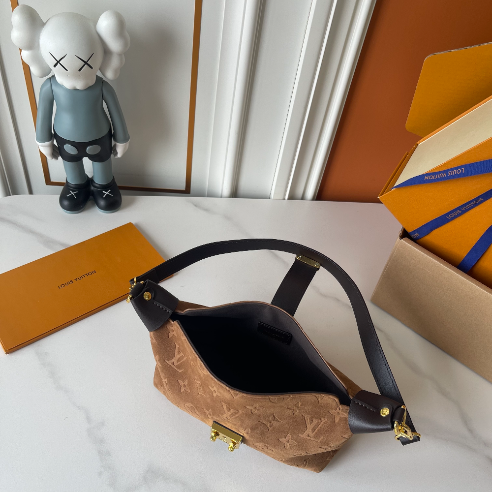 LEM631 New arrive fashion caramel bag for woman hands bag beautiful gift to choose gift 21×11cm
