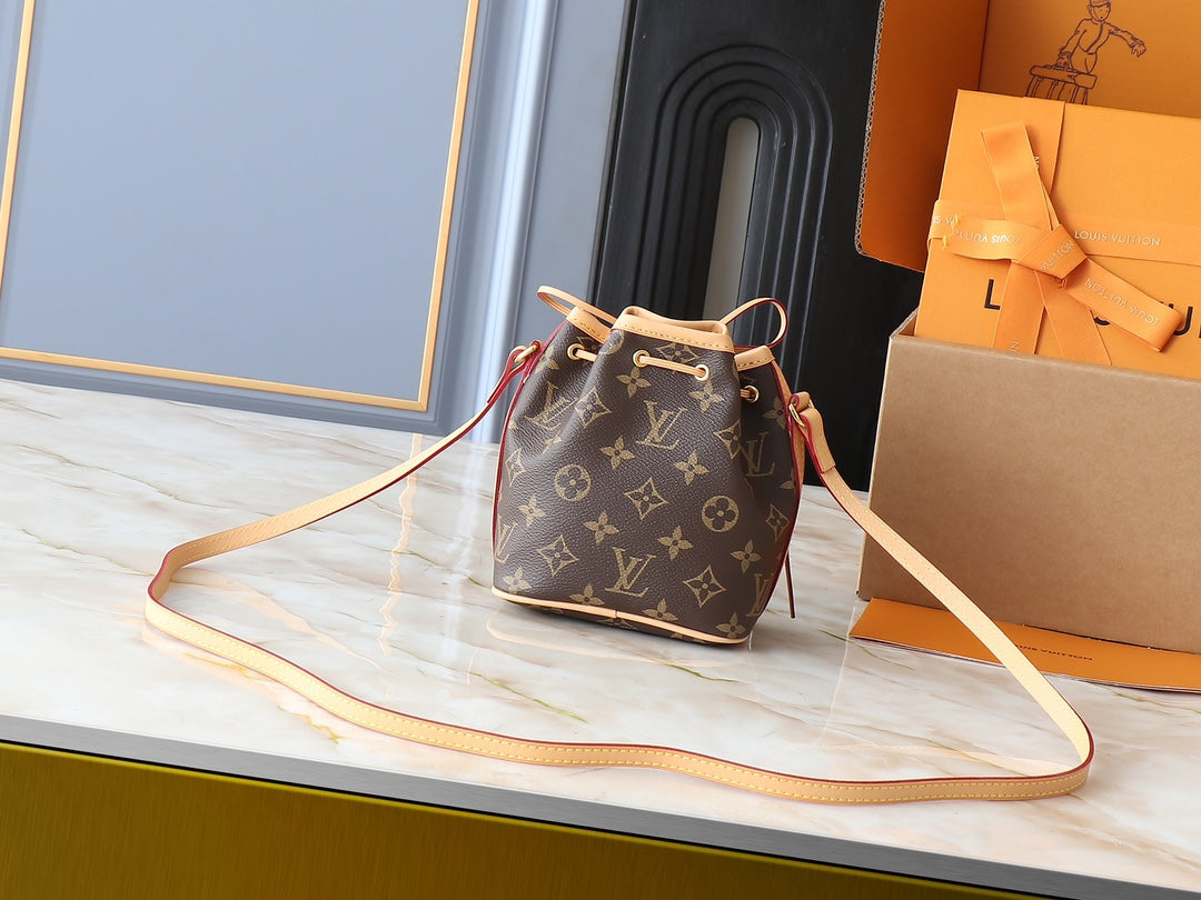 LEM247 13 x 16 x 10 cm Designer Bag Shoulder Bag Crossbody Bag Luxury Bag Purse Designer Temperament Fashion Clash Color Fashion Bag