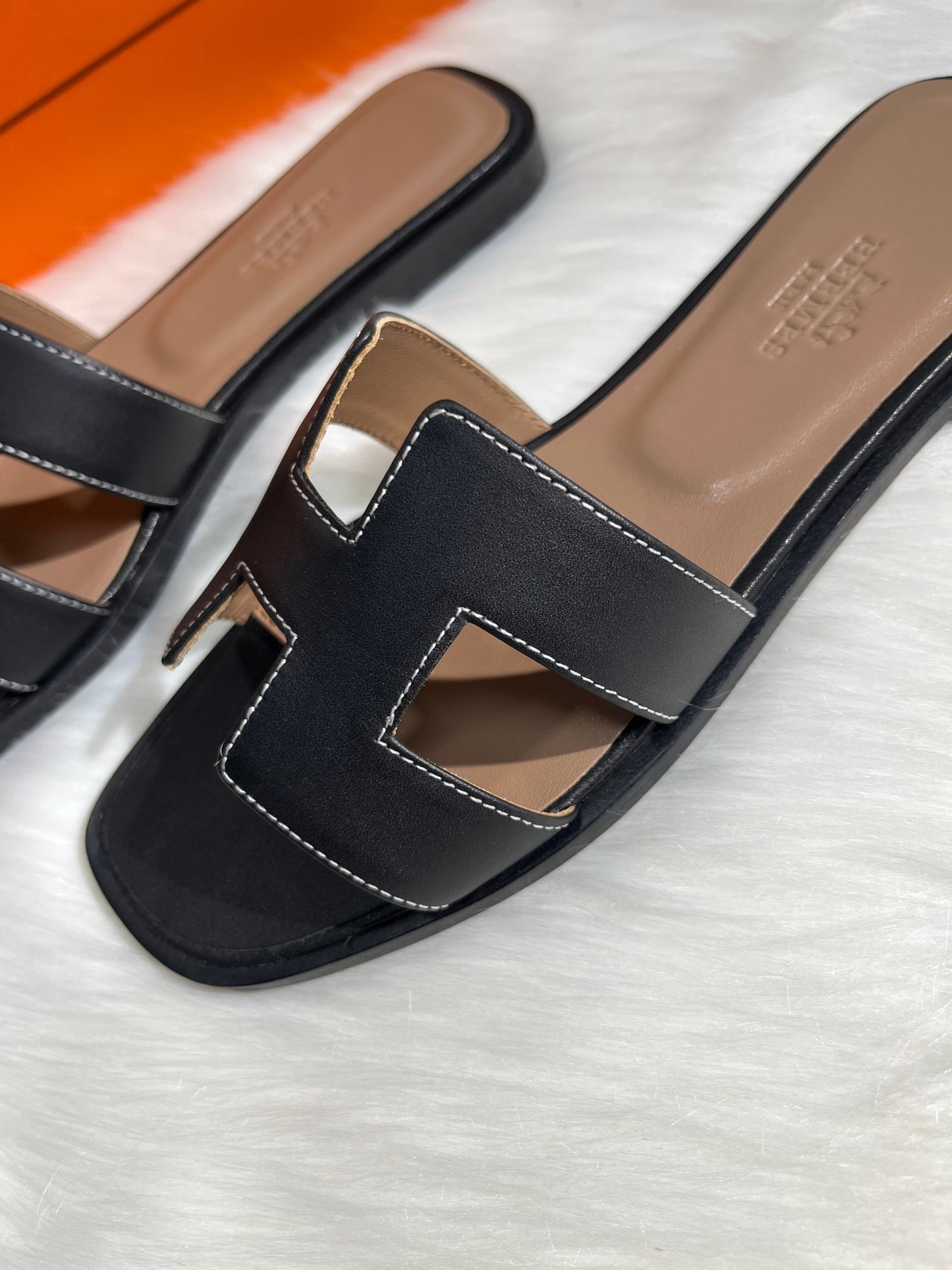 HEM97 New arrive fashion white black color shose for woman Slippers, sandals beautiful gift to choose