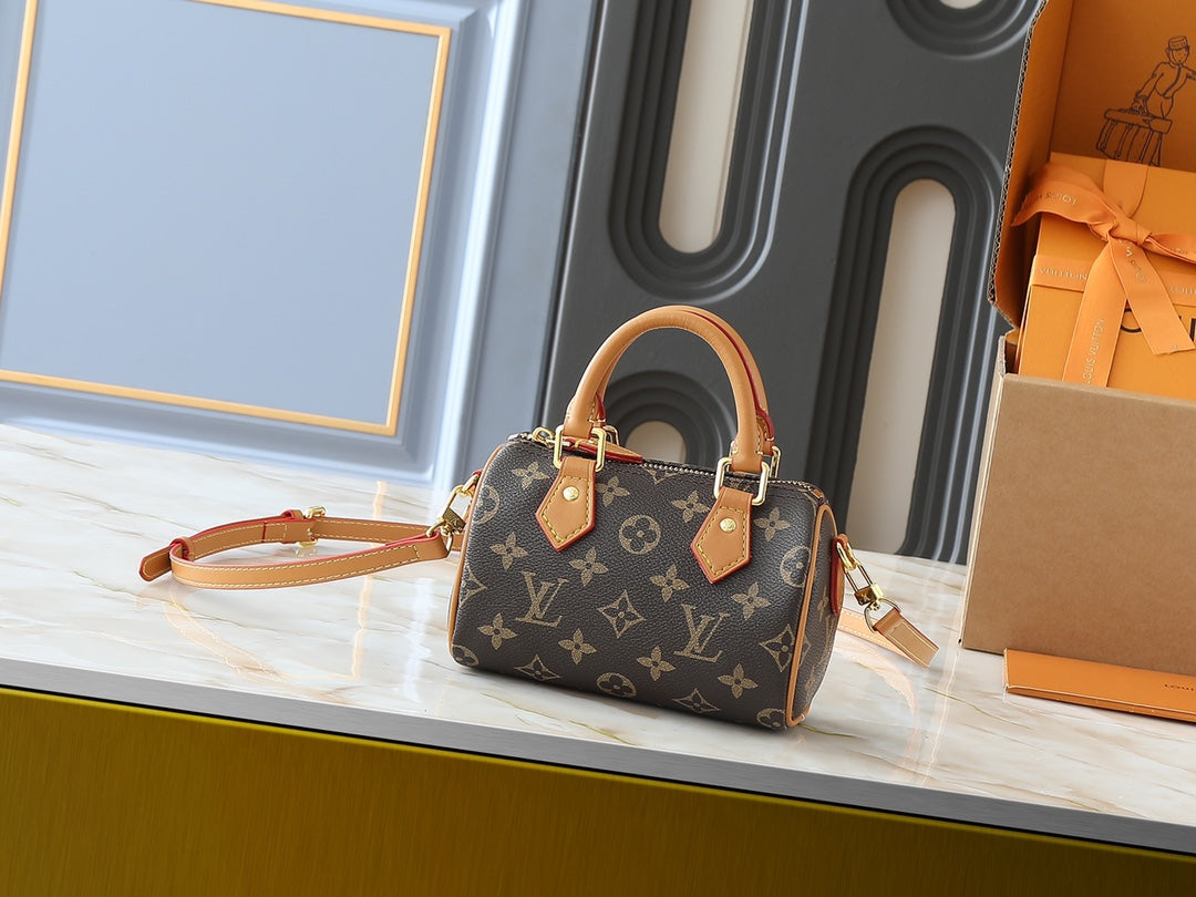 LEM251 Designer Bag Shoulder Bag Crossbody Bag Luxury Bag Purse Designer 16 x 10 x 7.5CM