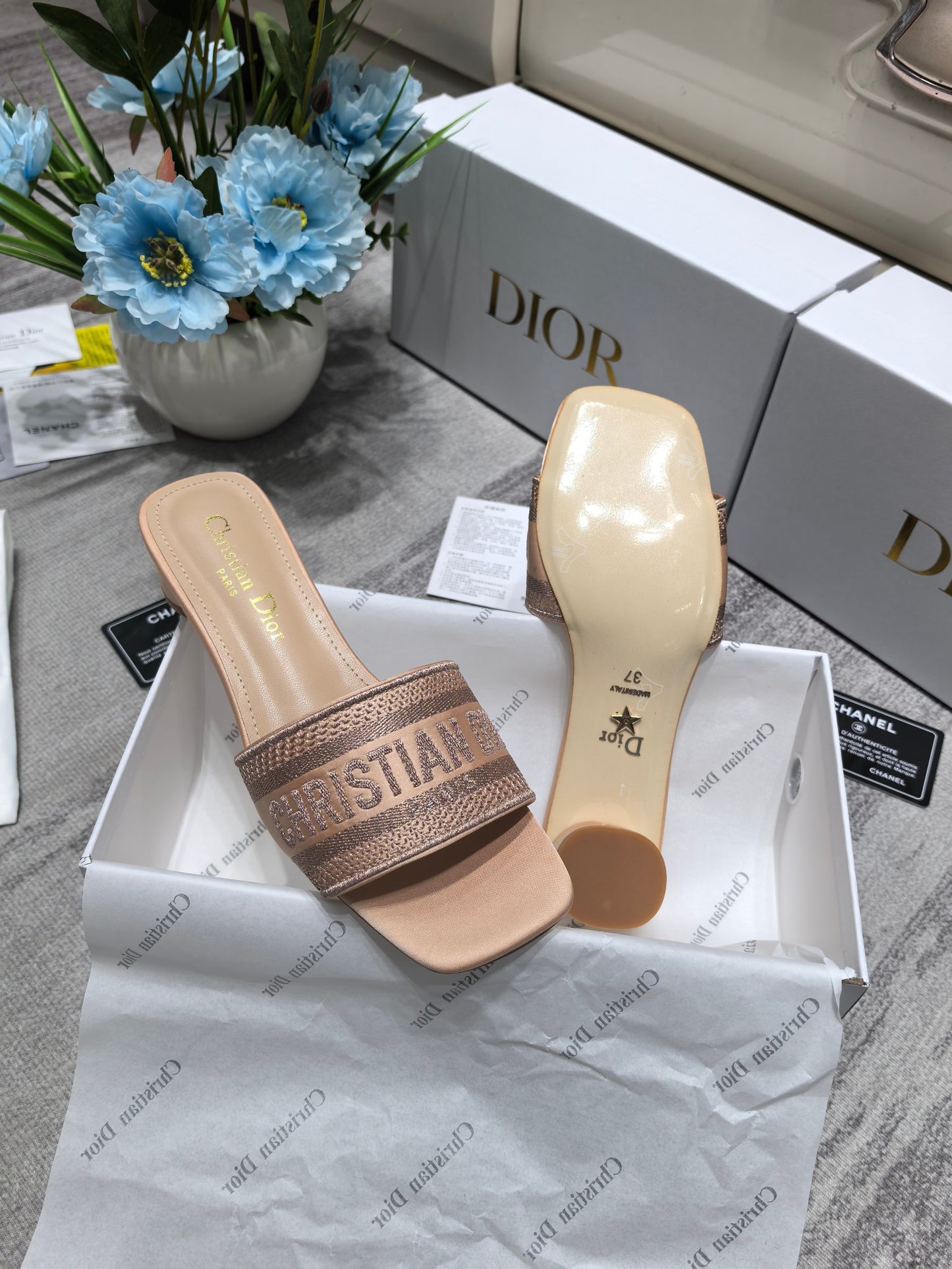 DEM308 New arrive fashion black and white  many color shose for woman beautiful Slippers gift to choose