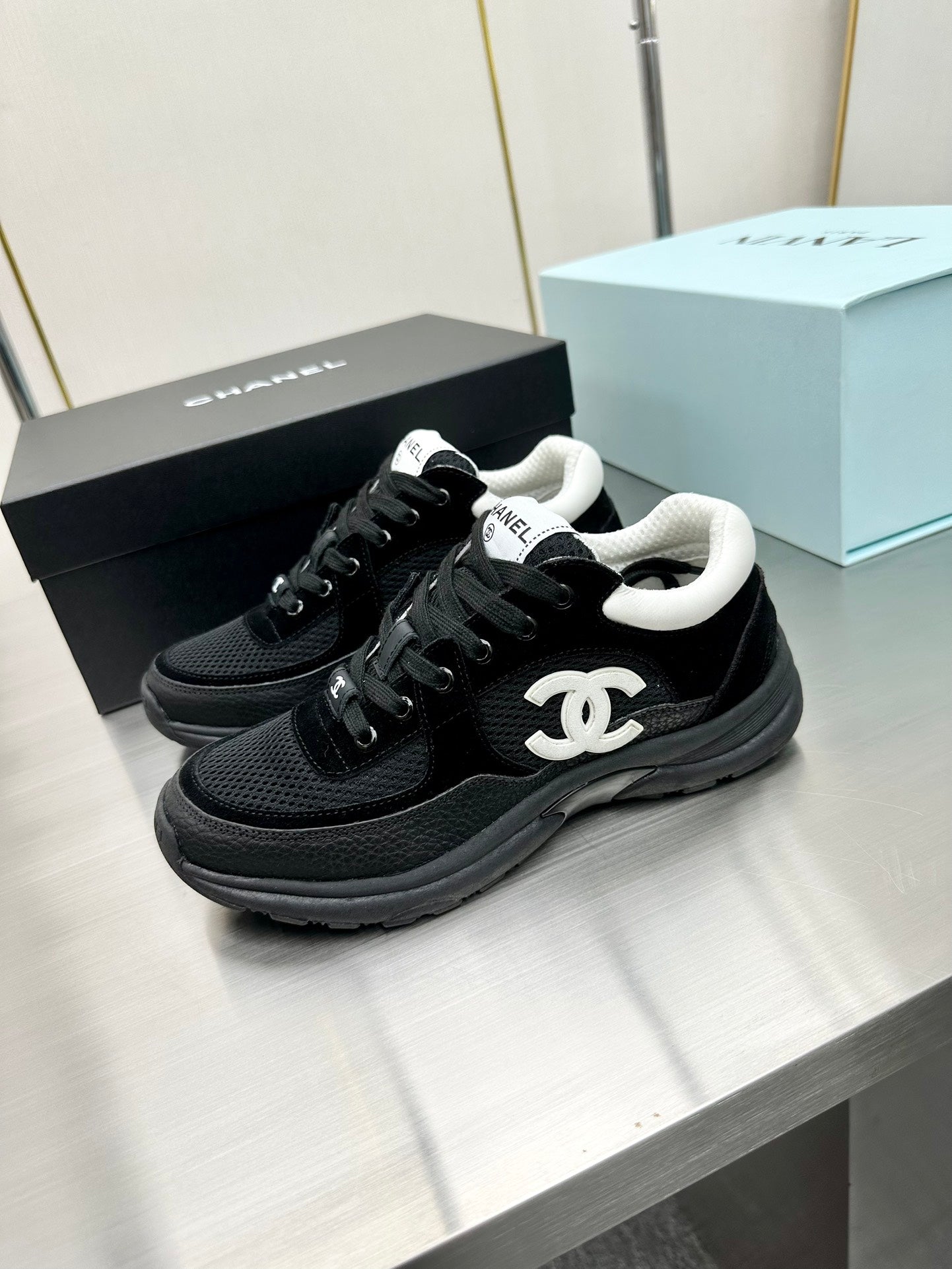 CEM229 New arrive fashion black and white shose for woman men beautiful gift to choose gift