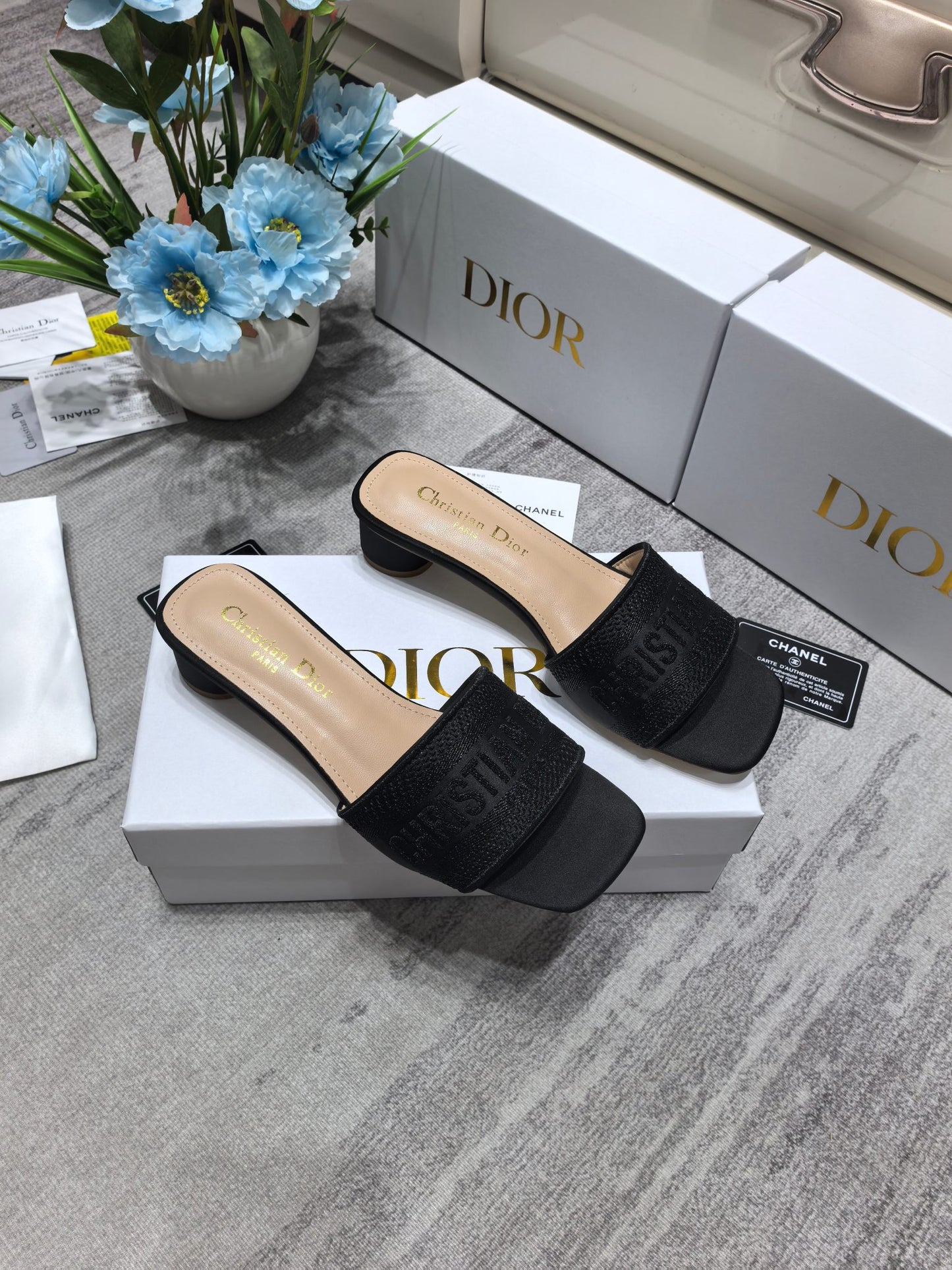 DEM308 New arrive fashion black and white  many color shose for woman beautiful Slippers gift to choose