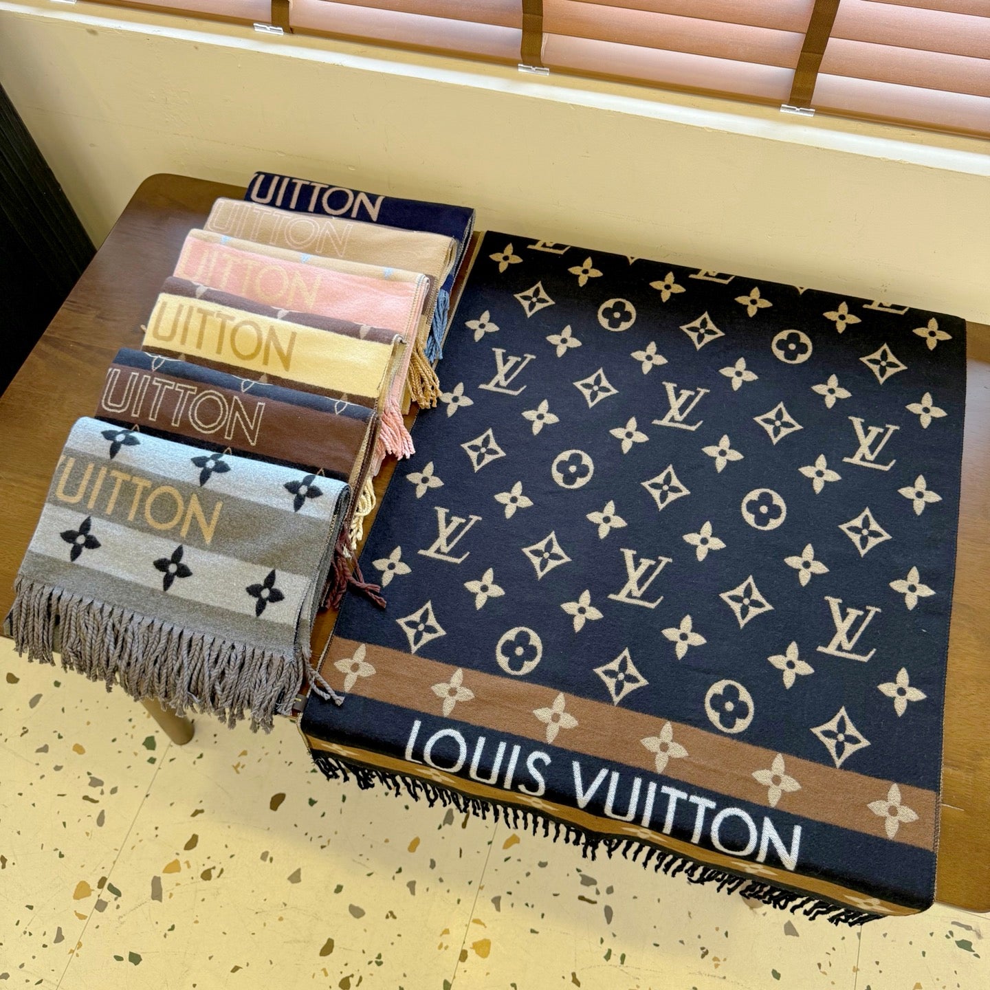 LEM276 Designer Scarf Cashmere Scarves For Winter Warm Womens and mens Long Wraps Scarf gifts Size 65*180cm