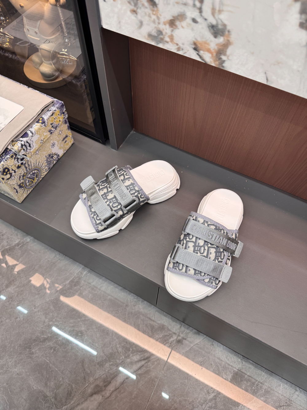 DEM313 classic fashion white  color  shose for woman lover shose color  beautiful gift to choose