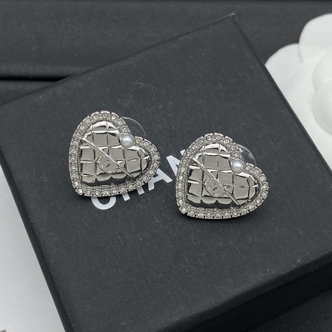 CEM215 New Arrive Fashion  Hot Sale  with Diamond Heart Earring  for Woman Jewelry 2 Color To Choose Gift