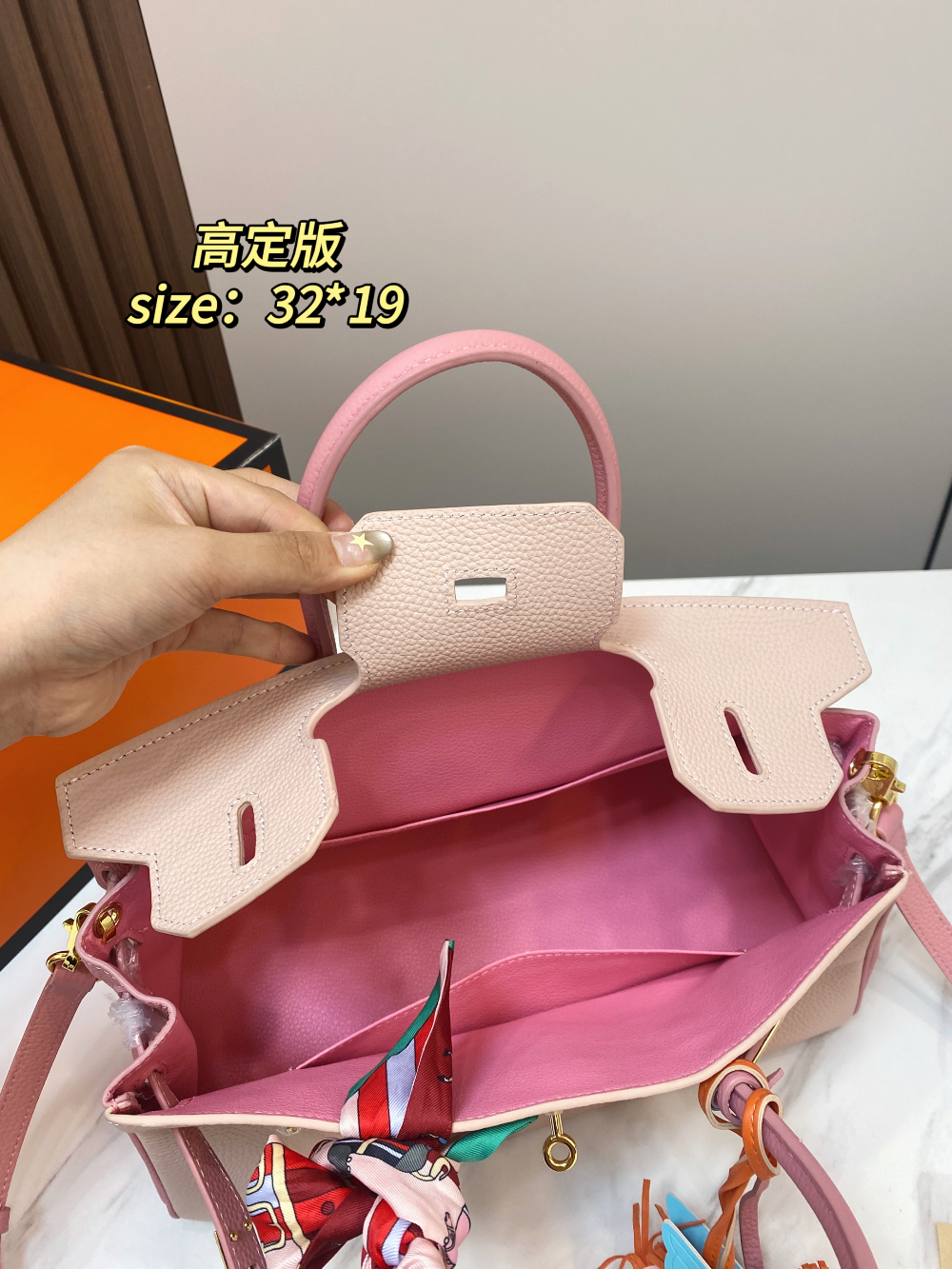 HEM120 New arrive fashion black white pink Ivory red brown Tan bag for woman hands bag beautiful gift to choose gift 32*19cm
