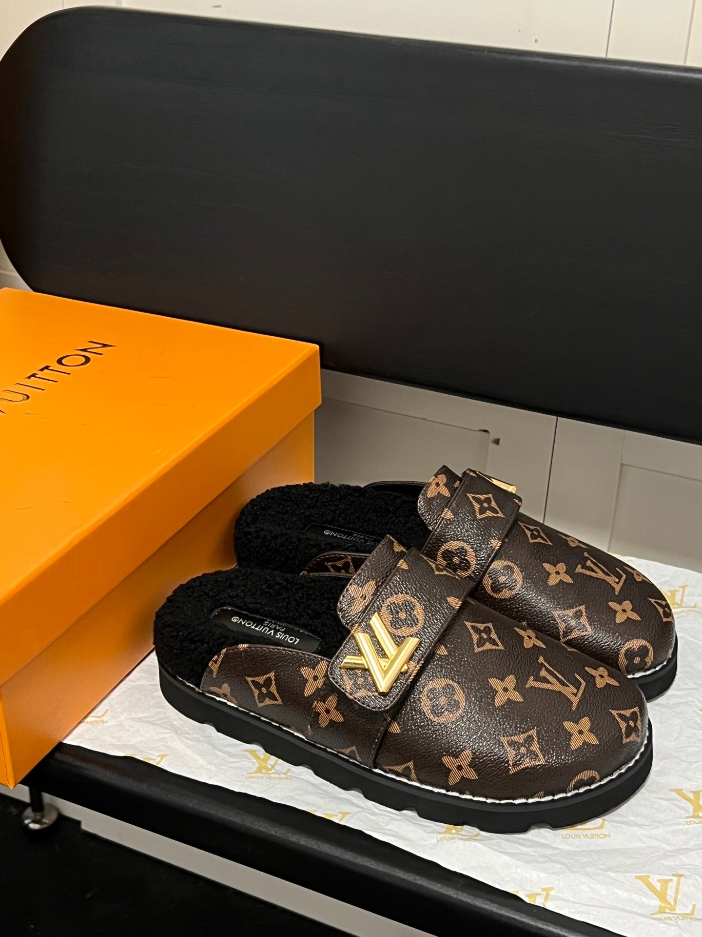 LEM176  New arrive fashion black and white color  shose for woman  beautiful gift to choose