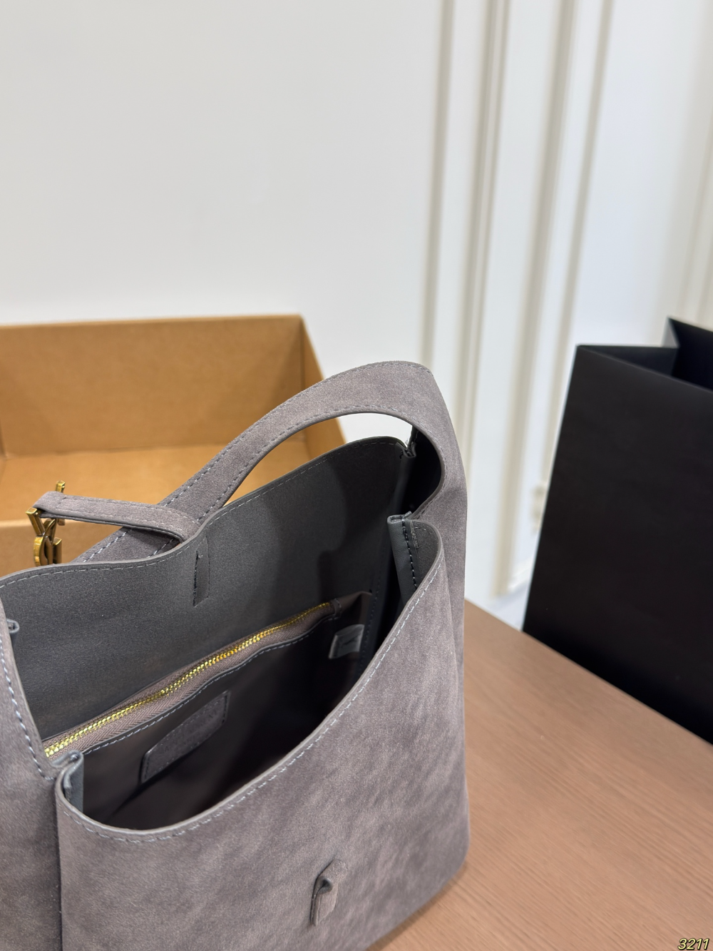 YLEM32 New arrive fashion grey black khaki bag for woman hands bag beautiful gift to choose gift 22x22cm