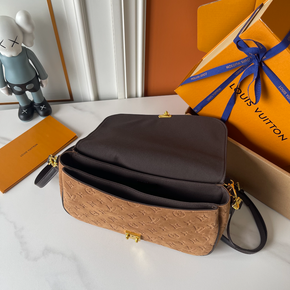 LEM630 New arrive fashion caramel bag for woman hands bag beautiful gift to choose gift  25 x 15 x 5 cm