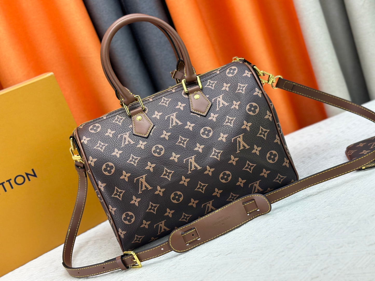 LEM291 designer bag free shipping Light luxury genuine leather High quality casual Boston bag versatile classic vintage handbag for woman 25cm