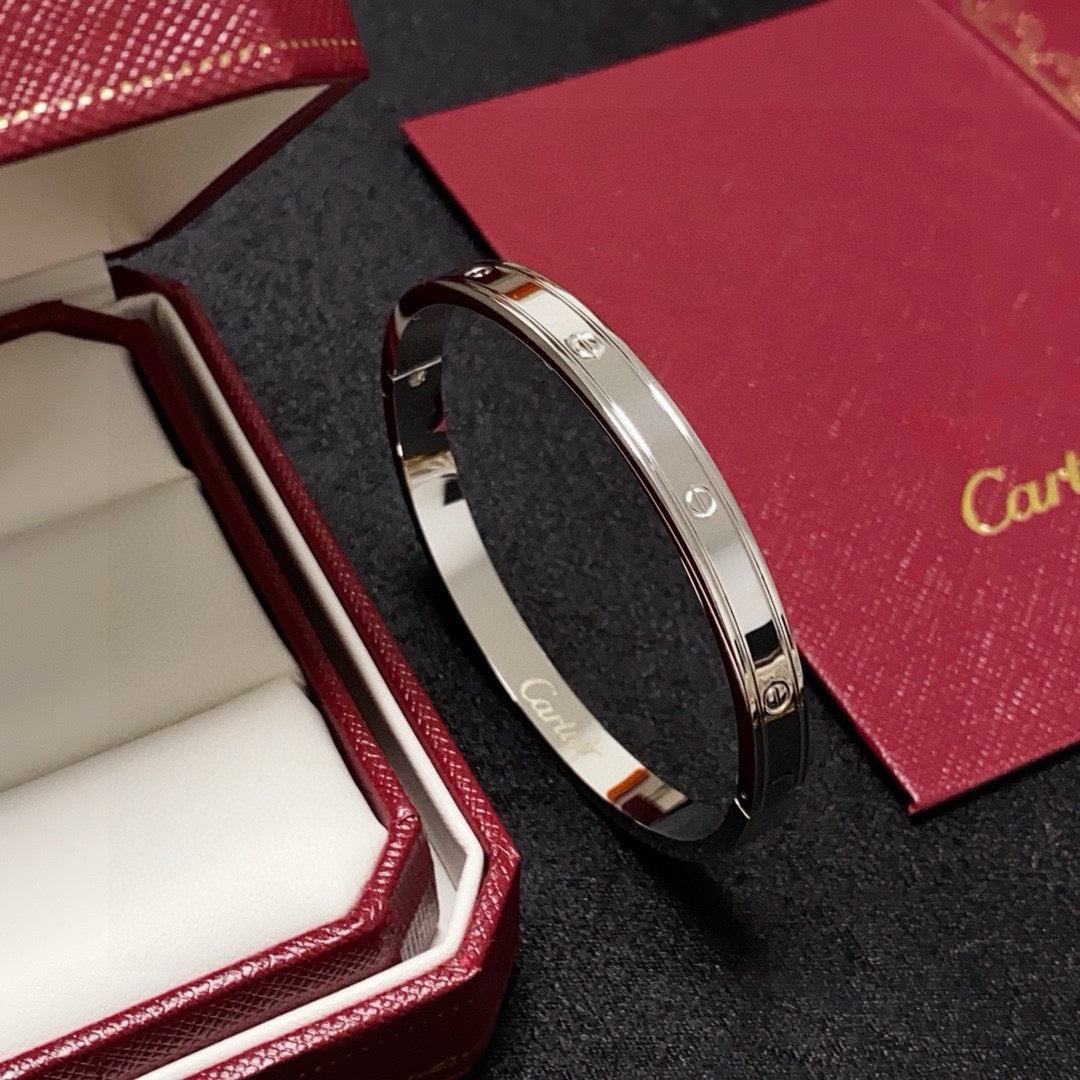 CREM228 New Fashion Silver and Gold Color Bracelet Metal Letter Wristband Bracelet Couple Accessories for Woman