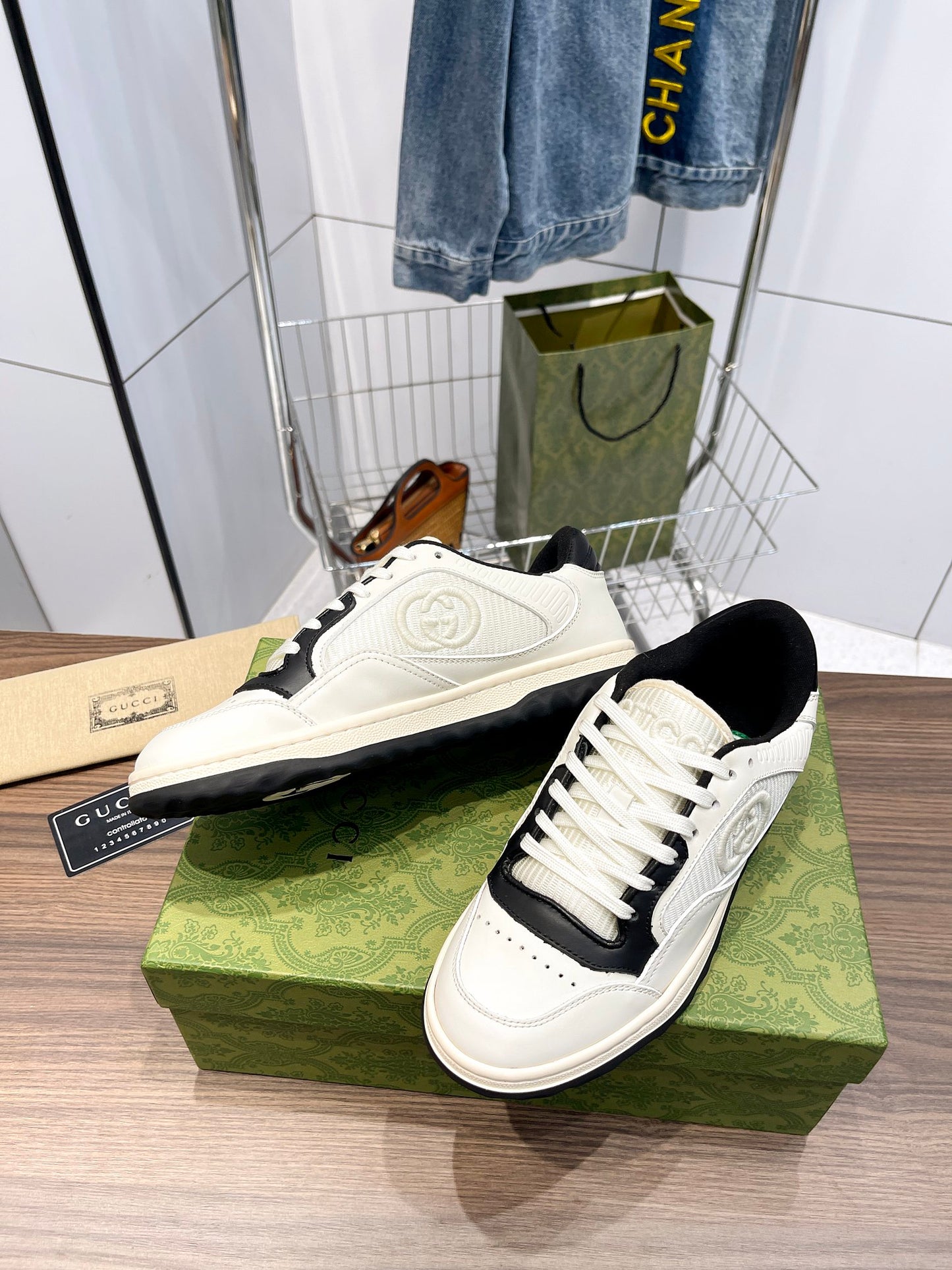 GEM115 Designer Casual shoes for Men flat sneakers lows skateboard shoe Triple black blue Active Laser fashion mens womens outdoor trainer