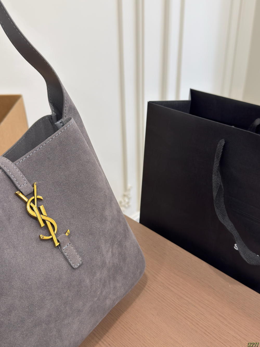 YLEM32 New arrive fashion grey black khaki bag for woman hands bag beautiful gift to choose gift 22x22cm